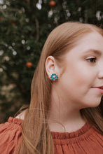 Load image into Gallery viewer, MOSIAC FLOWER EARRING // IN BLUE
