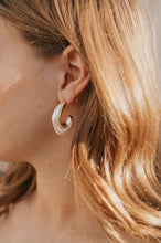 Load image into Gallery viewer, Golden Oyster Earrings

