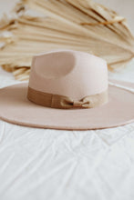 Load image into Gallery viewer, MAUVE MOUNTAIN HAT ACCESSORIES Opal&#39;s Mae
